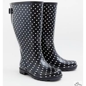 WATER-RESISTANT RAIN BOOT - BLACK POLKA DOT (WW)